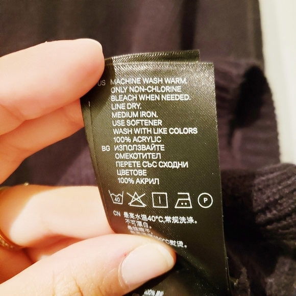 H&M Divided Black Side Slit Long Sleeve Knit Sweater - Picture 7 of 7